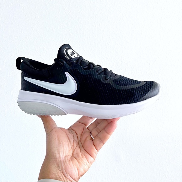 nike project pod white